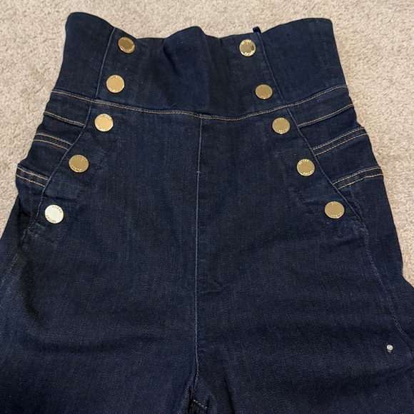 Guess - Picture 3 of 6